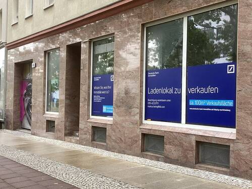Ladeneingang mit Möglichkeit zum Freisitz - 4 Zimmer Gewerbeobjekt (Büro, Produktion, Verkauf) zum Kaufen in Leipzig