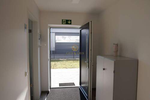 Eingang Büro - 
