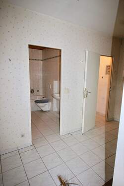 Bad und Abstellkammer - 