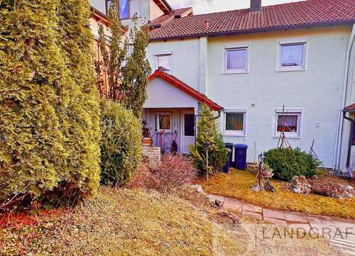 Reihenmittelhaus in Engstingen - Kreativ gestaltetes Reihenhaus, Reihenmittelhaus mit idyllisch gelegenem Garten in Engstingen.