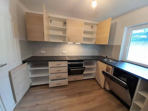 Küche mit Elektrogeräten - Etagenwohnung mit 76,00 m&sup2; in Mainz zur Miete