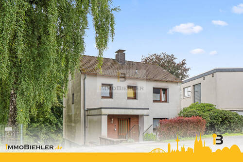 Aussenfassade - Charmantes Zweifamilienhaus mit Platz zum Träumen!