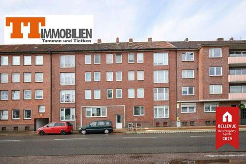 Außenansicht - TT bietet an: Mehrfamilienhaus mit 6 Garagen in Wilhelmshaven!