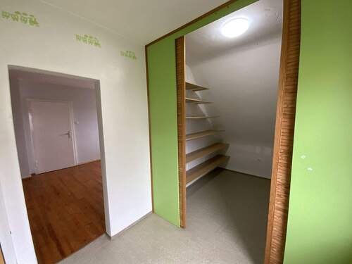 Schlafzimmer mit Ankleide DG - 