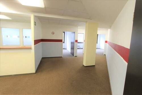 10-Eingang-3 - 9 Zimmer Büro zur Miete in Krefeld