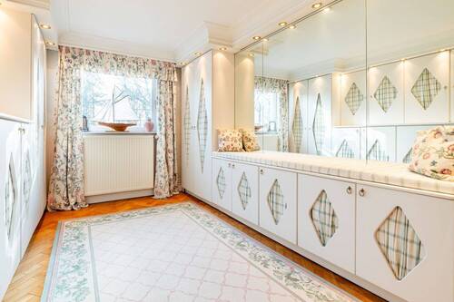 DG_Ankleidezimmer_Ansicht1 - 