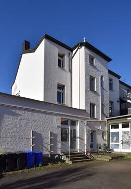 Rückansicht Hauptgebäude - 1 Zimmer Gewerbeobjekt (Büro, Produktion, Verkauf) in Mönchengladbach