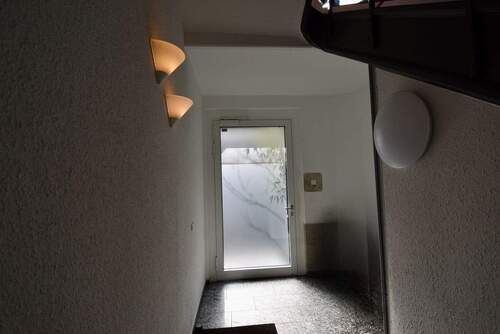 Hauseingang - Etagenwohnung mit 46,00 m&sup2; in Düsseldorf zum Kaufen