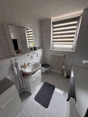 Badezimmer.jpeg - Etagenwohnung mit 72,00 m&sup2; in Weil am Rhein zum Kaufen