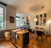 AIGNER - Altbaucharme trifft Toplage - 2,5-Zimmer Wohnung im Glockenbachviertel - München Altstadt-Lehel