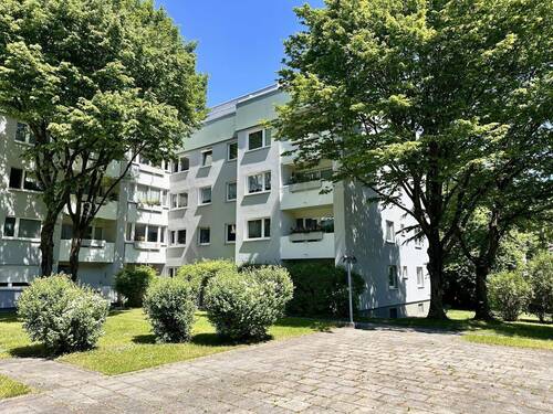 Außenansicht - Beliebte Lage in Moosach - Moderne 4-Zimmer-Wohnung in ruhiger Lage mit Westbalkon - familienfreundlich