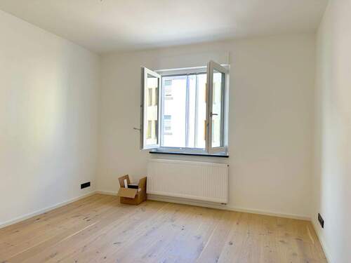 WOHNZIMMER - Etagenwohnung mit 72,00 m² in Nürnberg zur Miete