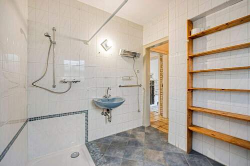 Badezimmer Erdgeschoss - 