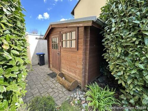 Gartenhütte - Doppelhaushälfte mit 99,00 m&sup2; in Friedrichsdorf / Burgholzhausen vor der Höhe zum Kaufen