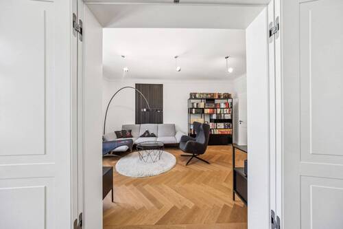 Wohnzimmer - 4 Zimmer Etagenwohnung zum Kaufen in München