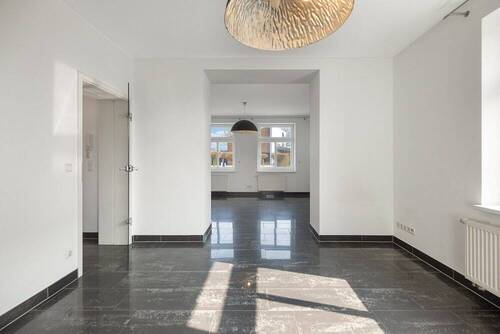 Wohnzimmer - 8 Zimmer Reihenendhaus zum Kaufen in Mönchengladbach