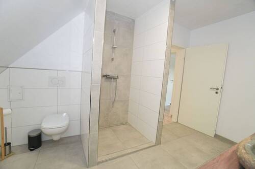 Badezimmr 2 OG - 