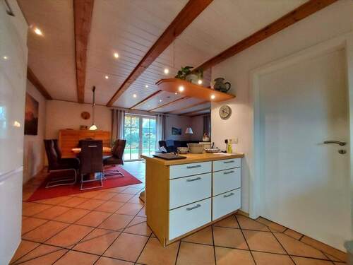 Blick von der Küche in das Wohnzimmer EG - 