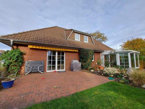 Rückansicht mit Terrasse - 