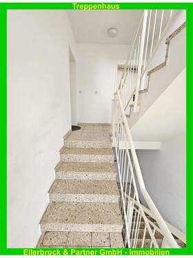 Treppenhaus - 3 Zimmer Terrassenwohnung zur Miete in Barsbüttel