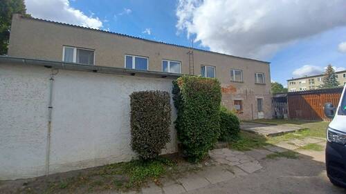 Ansicht von der Grundstückseinfahrt - 1 Zimmer Einfamilienhaus zum Kaufen in Wriezen