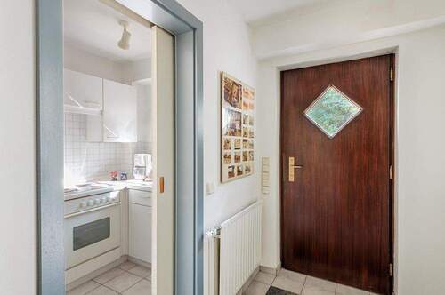 Einliegerwohnung Eingang + Pantry - 