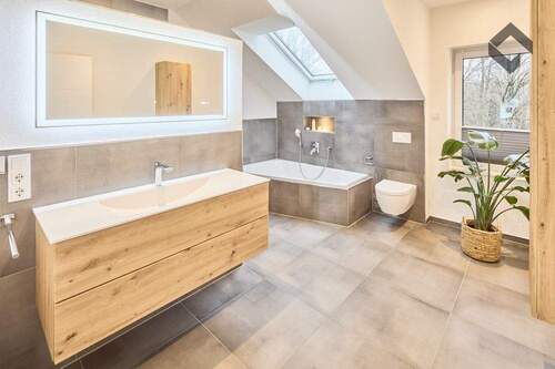 Badezimmer - Reihenendhaus mit 141,30 m&sup2; in Wenden zum Kaufen