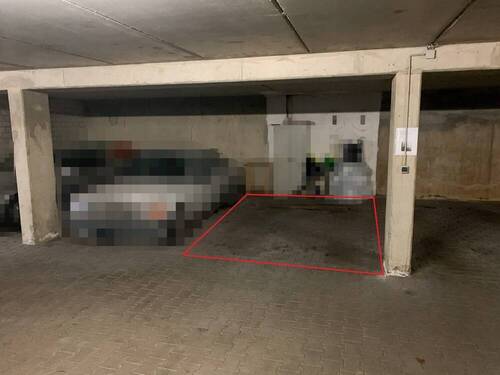 Tiefgaragenstellplatz - 
