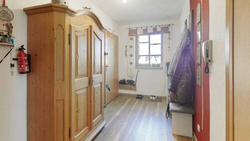Diele - 3 Zimmer Etagenwohnung zum Kaufen in Sulzbach-Rosenberg