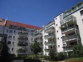 Hausansicht - Exklusive 3-Zimmer-Wohnung mit Süd-Balkon im Herzen von St. Johannis