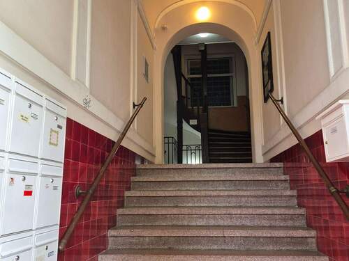 Hauseingangsbereich - 2 Zimmer Etagenwohnung in Leipzig