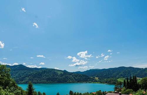 Bild 1 - Wunderschönes Traumhaus mit Seeblick und Einliegerwohnung in Bestlage Schliersee