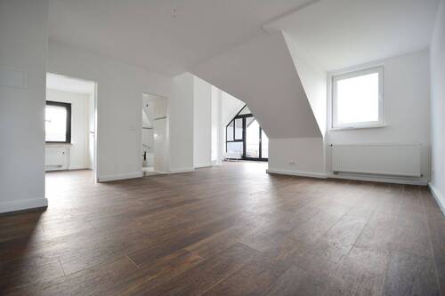 EssbereichNeu - Etagenwohnung mit 122,00 m&sup2; in Niestetal zur Miete
