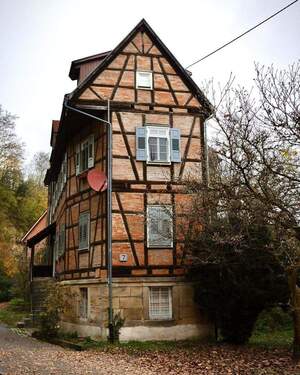 Ansicht mit Hausnummer - 2 Zimmer Etagenwohnung zum Kaufen in Backnang