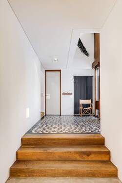 Eingangsbereich - 6 Zimmer Einfamilienhaus zur Miete in München