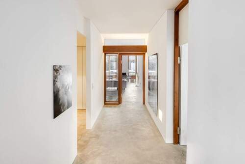 Flur Erdgeschoss - 6 Zimmer Einfamilienhaus in München