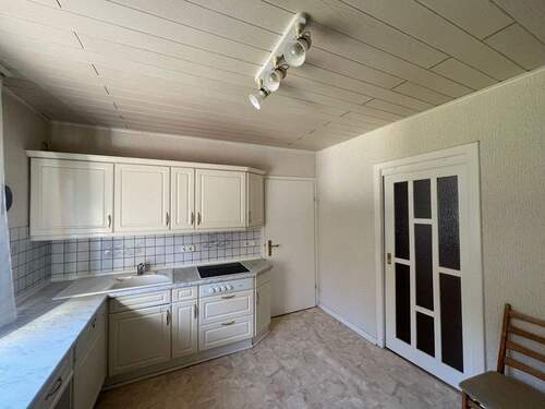 Küche mit Tür ins Esszimmer EG - 