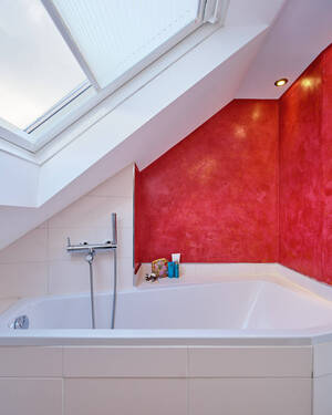 Tageslichtbad mit Badewanne - 