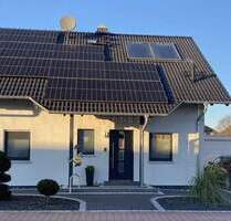 Modernes, freistehendes Einfamilienhaus in naturnaher Lage von Bürstadt - ideal für Familien