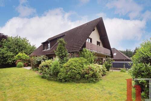 Gartenansicht - Viel Raum zum Leben - großes Wohnhaus mit Garage in Lohne (Wichel)