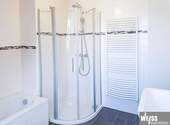 Bad mit Dusche - 