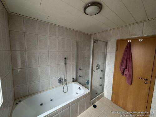 ITageslichtbad Wanne und Dusche - 