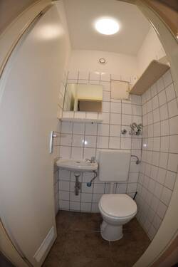 Gäst/WC - 4 Zimmer Terrassenwohnung in Köln