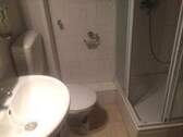 Badezimmer mit Duschbad - Etagenwohnung mit 50,00 m&sup2; in Kassel zum Kaufen