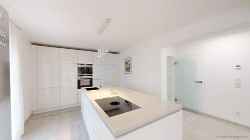 Hochwertige Einbauküche mit moderner Kochinsel - 4 Zimmer Doppelhaushälfte in Hamm