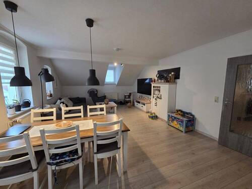 PPXZ1592.JPG - Die Wohnung befindet sich in einem gepflegten Wohn- und Geschäftshaus in der Straße des Friedens in Weisswasser.