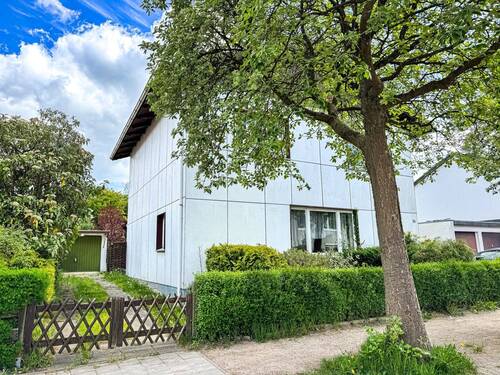 Außenansicht - 7 Zimmer Mehrfamilienhaus, Wohnhaus zum Kaufen in Kiel