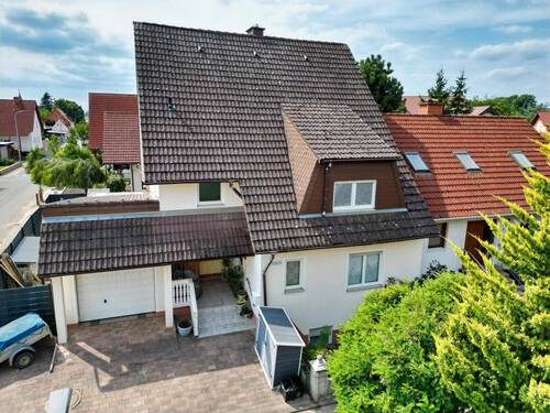 Vorderansicht - 9 Zimmer Einfamilienhaus zum Kaufen in Freisbach