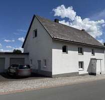 Aus Retro-Charme etwas Neues zaubern - Einfamilienhaus im Ortsteil von Brilon - Brilon / Wülfte