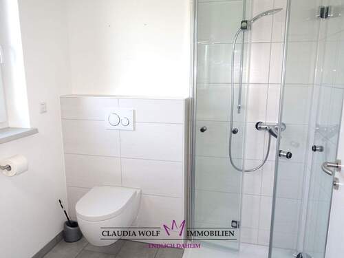 Gäste-WC mit hochwertiger Glasdusche - 